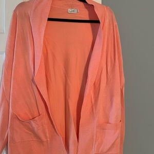 Size XL sweater!! Such a pretty spring color!